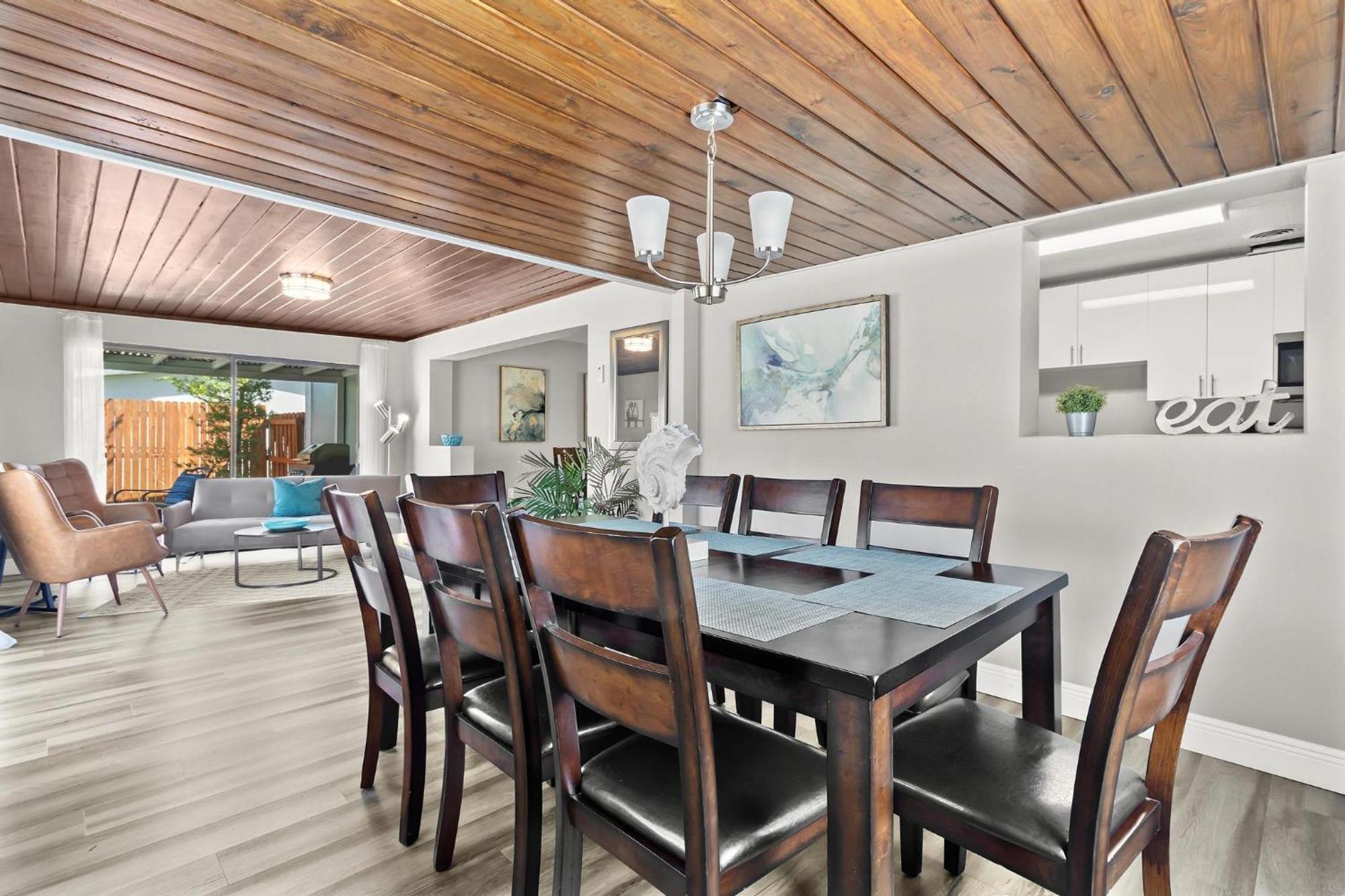 Relaxing Pool Home For Family Getaway Close To Tampa Zoo, Busch Gardens, Restaurants And Shopping! Exteriör bild